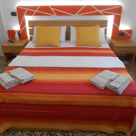 Bed and Breakfast Le Rose Malpensa à Busto Arsizio Extérieur photo