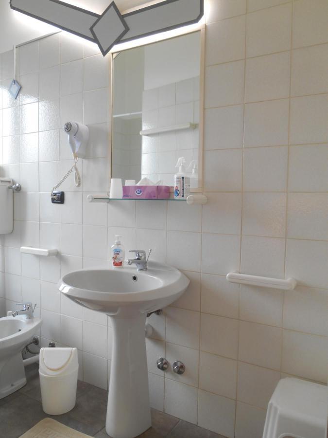 Bed and Breakfast Le Rose Malpensa à Busto Arsizio Extérieur photo