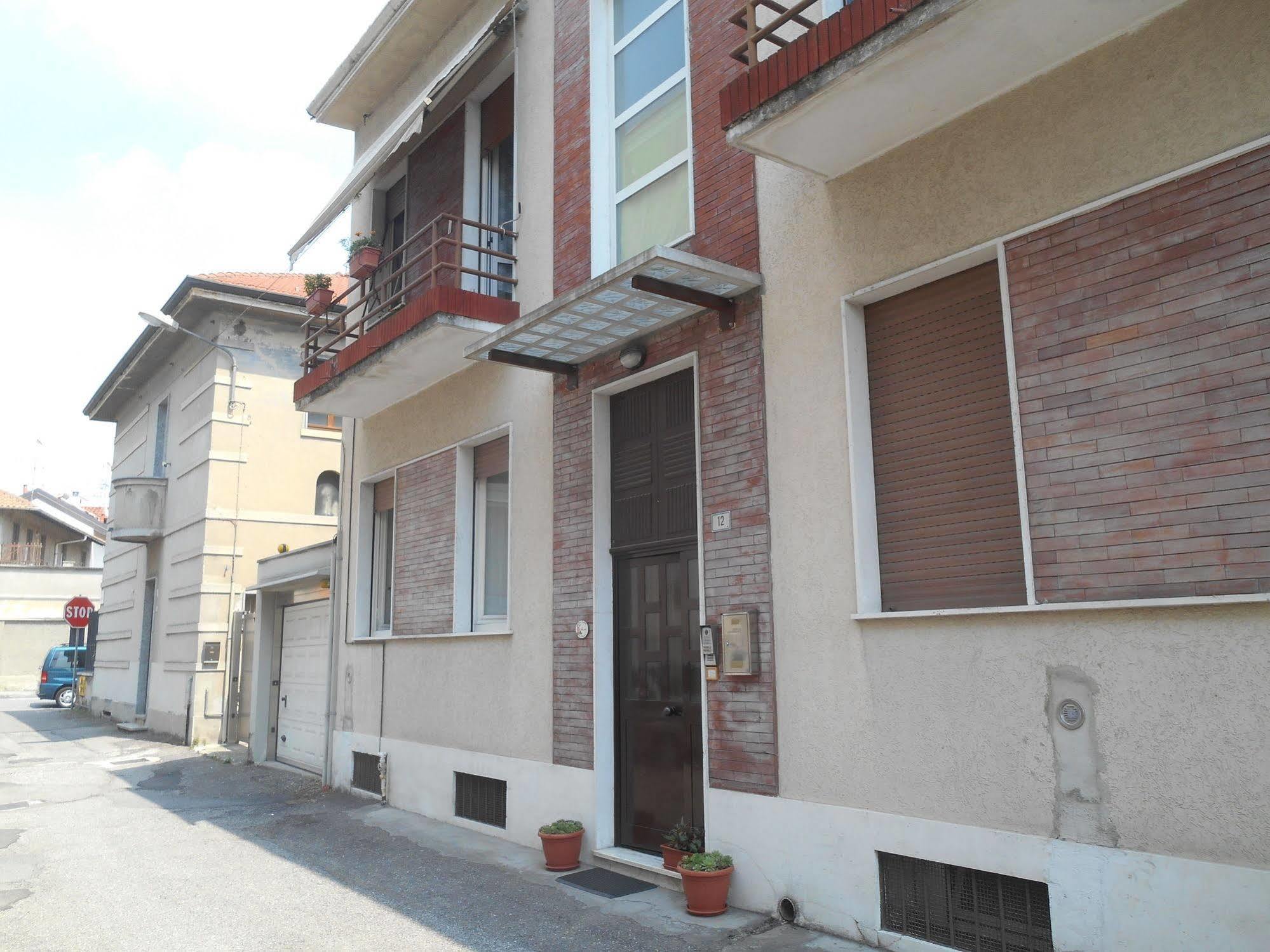 Bed and Breakfast Le Rose Malpensa à Busto Arsizio Extérieur photo