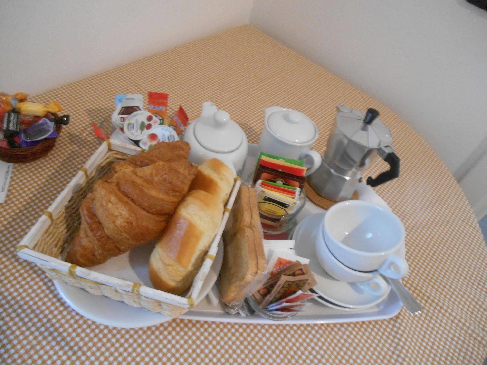 Bed and Breakfast Le Rose Malpensa à Busto Arsizio Extérieur photo
