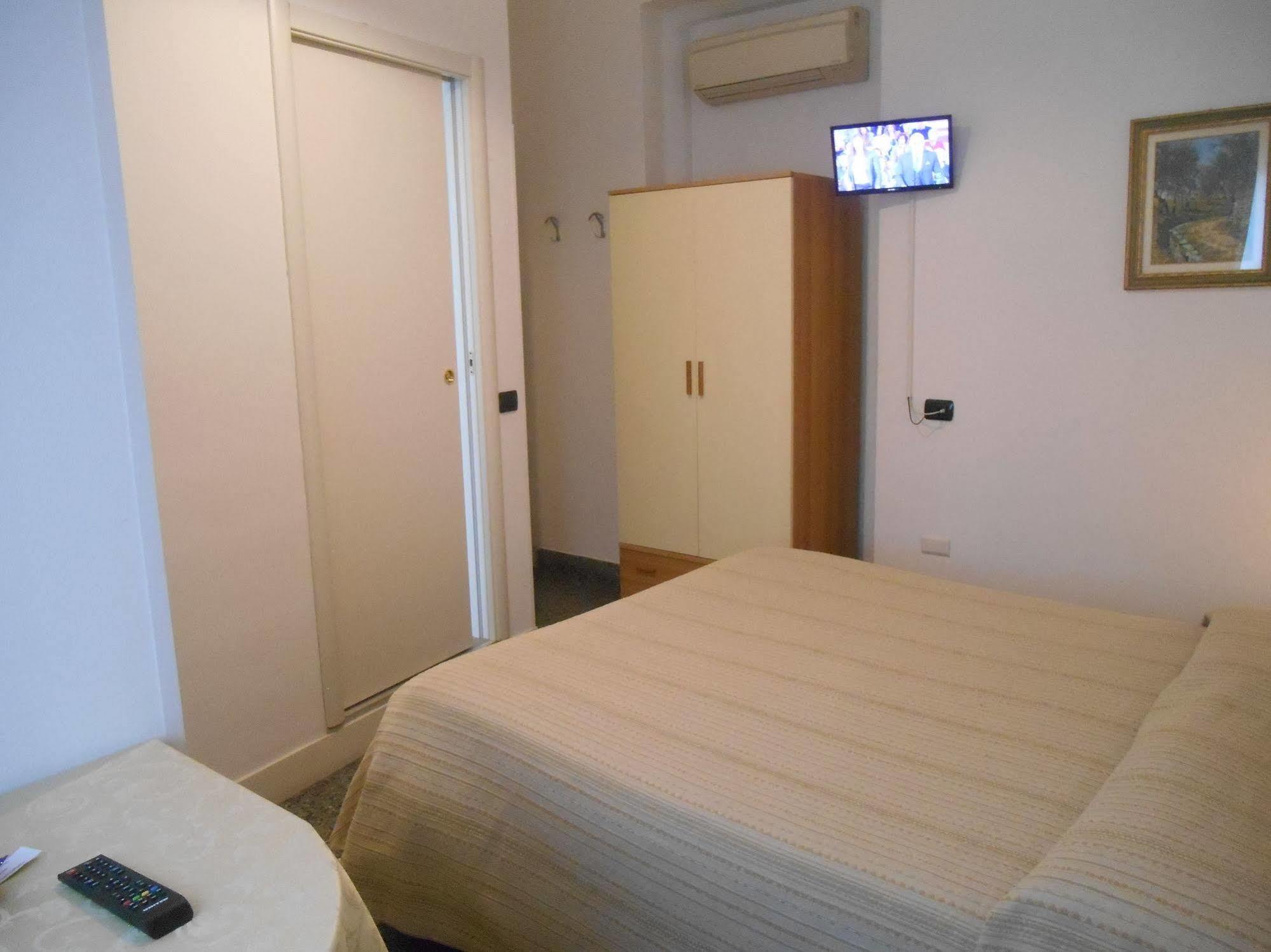 Bed and Breakfast Le Rose Malpensa à Busto Arsizio Extérieur photo